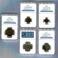 Годовой набор монет улучшенного качества Государственного банка СССР 1964 г. с жетоном ЛМД из коллекции Акаева С., в слабах ННР MS 63-64. (архив)