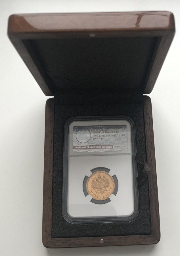 Подарочная коробка (бокс) для слабов NGC и ННР с накладным гербом современной России, лакированное дерево.
