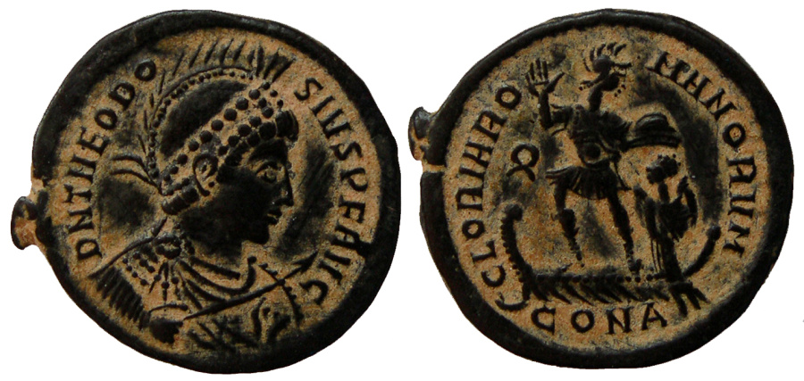 «Восточная» патина (англ.Earthen Patina). Феодосий Великий, 379–395 годы, АЕ2.