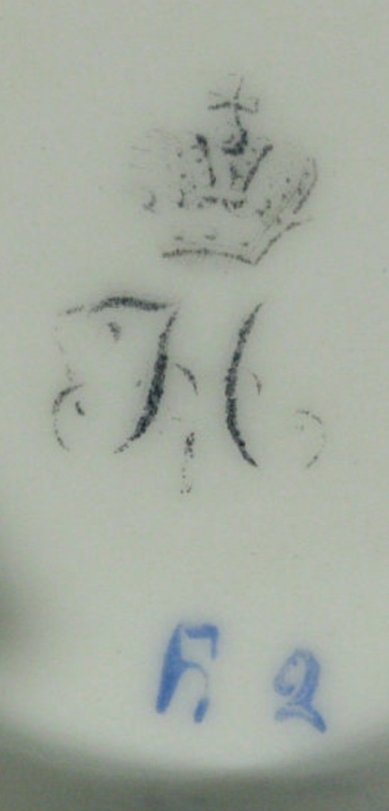 Флакон парфюмерный. Императорский фарфоровый завод, 1835–1845 гг. Фарфор, крытьё, надглазурная роспись, позолота, цировка. 