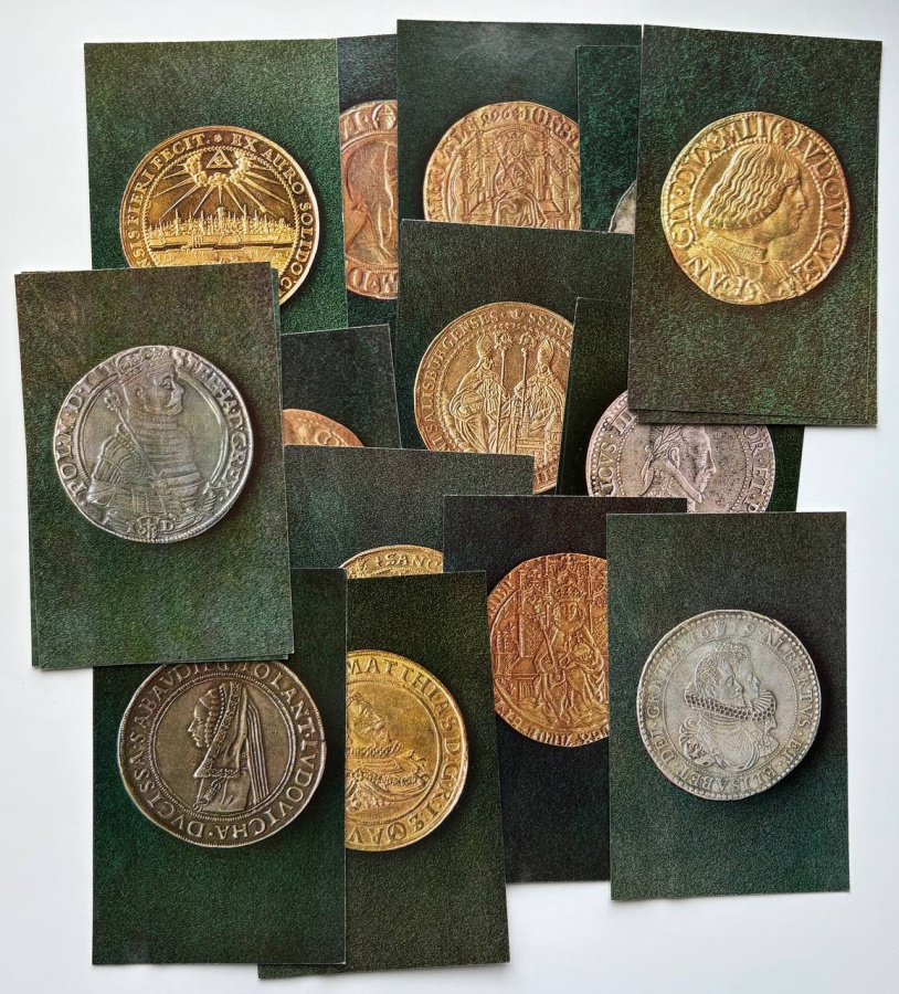 Европейские редкие монеты из коллекции Эрмитажа. Набор из 16 открыток в обложке с цветными фотографиями монет и описаниями на русском и английском языках.  Издание 1972 г. / Rare european coins/ The numismatic Collection of the Hermitage Museum. A set of 16 postcards in a cover with color photographs of coins and descriptions in Russian and English. Published in 1972.